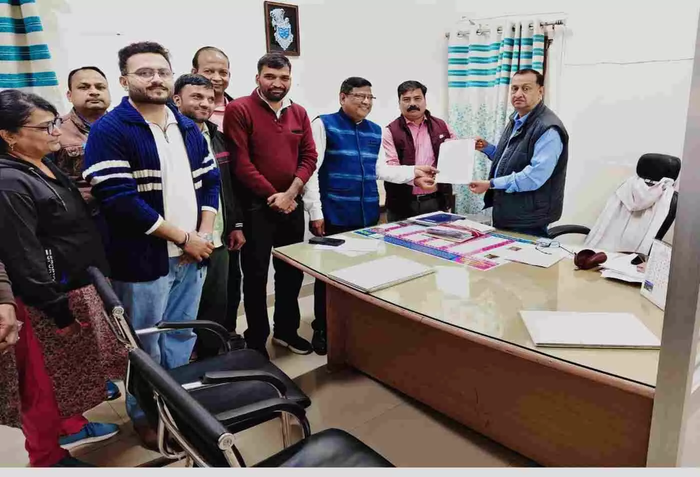 Organizational leave: Medical contract workers protested demanding regularization Organizational leave: Medical contract workers protested demanding regularization