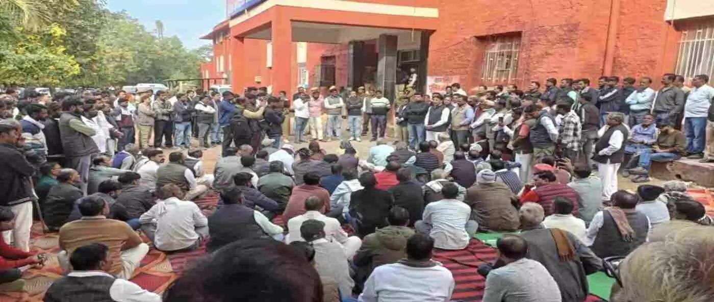 Congress demands arrest of Naresh Meena