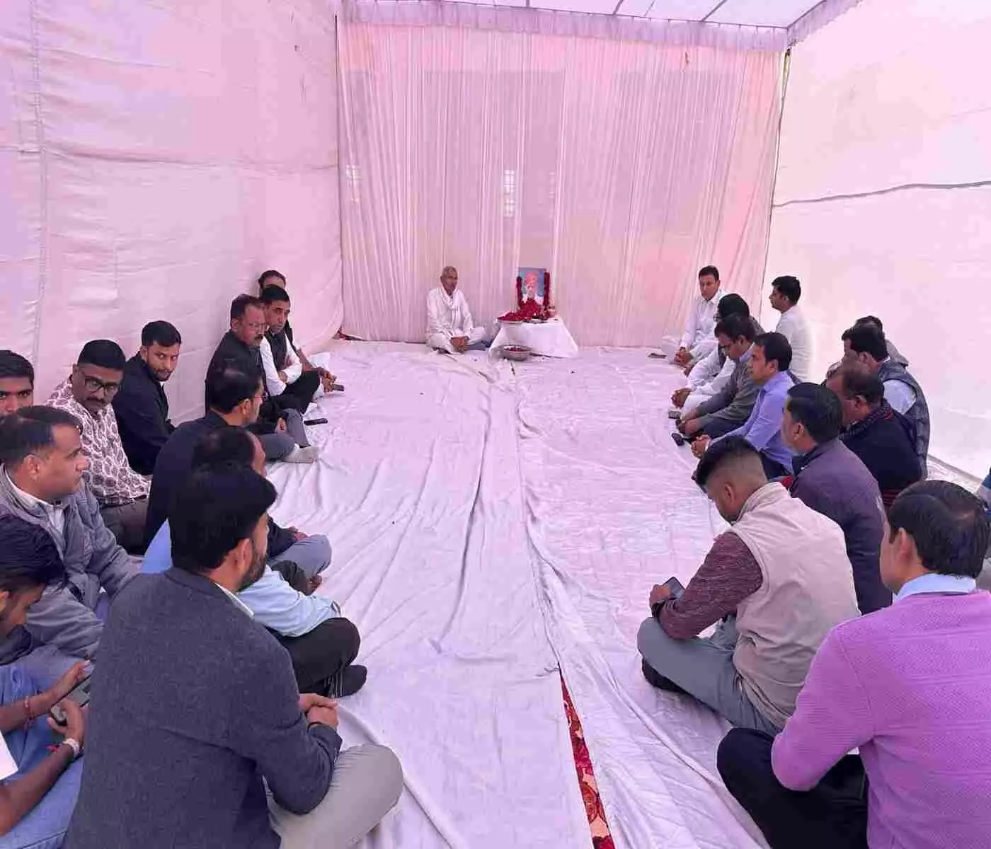 Heartfelt tribute to the late Jagmal Singh Chauhan, founder of Madhav University, remembered for his social service work Heartfelt tribute to the late Jagmal Singh Chauhan, founder of Madhav University, remembered for his social service work