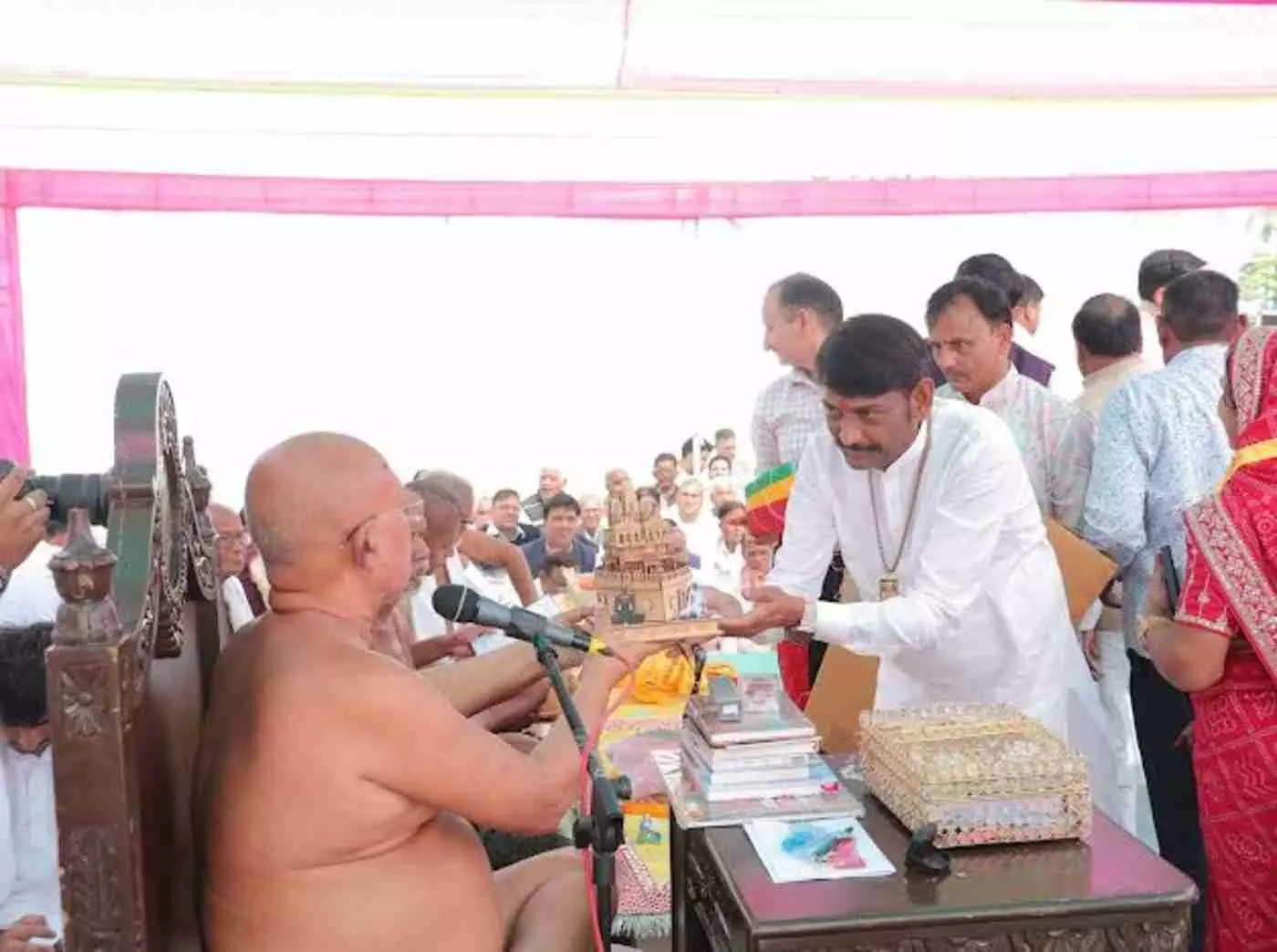 The Jain Dharma Prabhavana Padyatra was organised under the guidance of Acharya Shri 108 Pragya Sagar Maharaj The Jain Dharma Prabhavana Padyatra was organised under the guidance of Acharya Shri 108 Pragya Sagar Maharaj