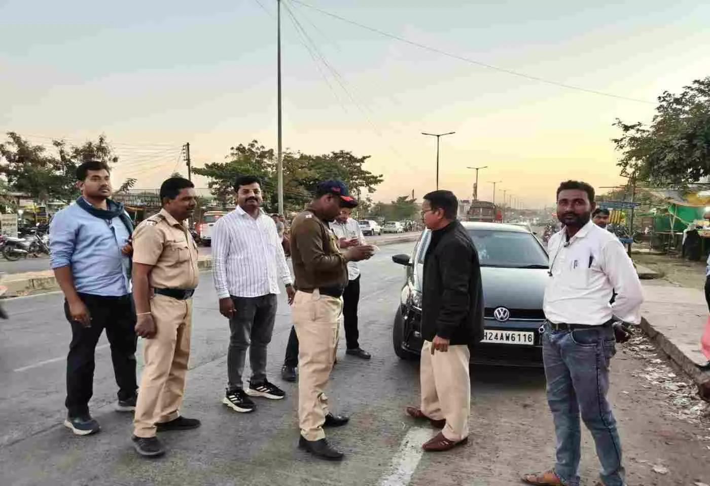Police crack down on vehicles with black films in Jalna, 11 vehicles fined Rs 14,500 Police crack down on vehicles with black films in Jalna, 11 vehicles fined Rs 14,500