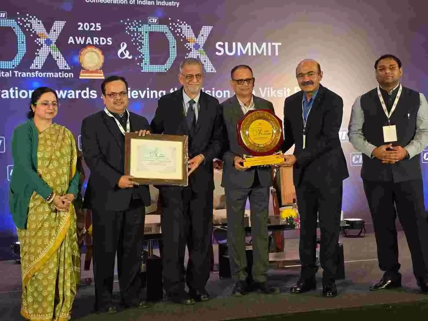 HPCLs DriveTrac Plus awarded with CII DX and Jagran Hitech Awards HPCLs DriveTrac Plus awarded with CII DX and Jagran Hitech Awards
