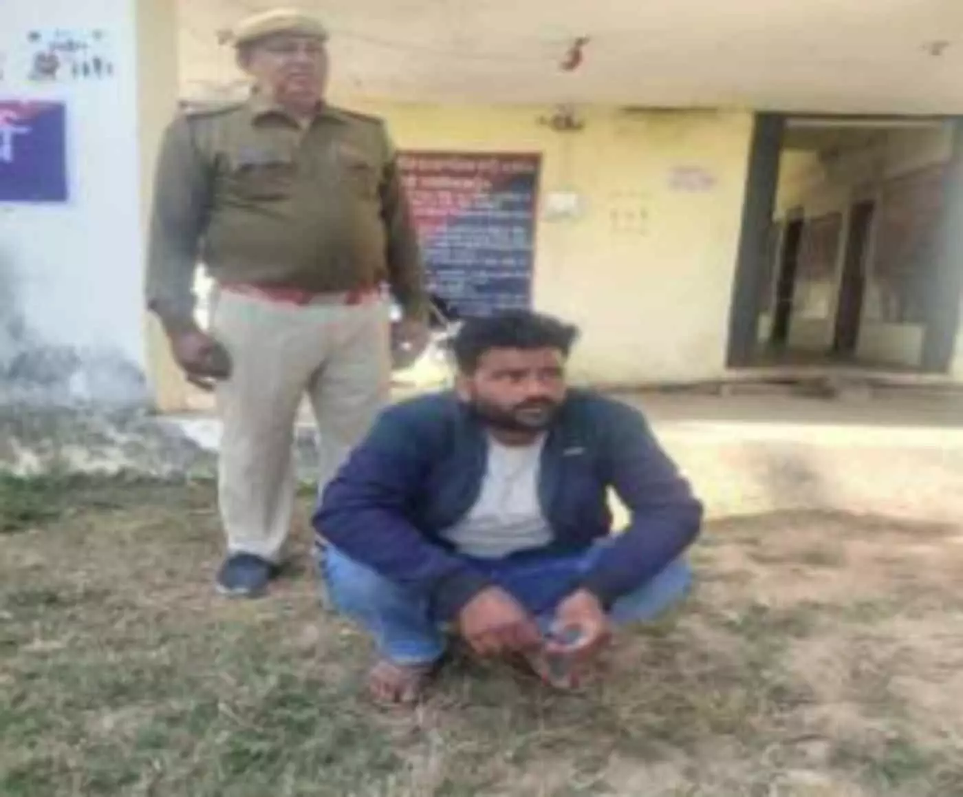 Accused arrested with 2.36 grams of smack at a blockade by Bahrawanda Kalan police station Accused arrested with 2.36 grams of smack at a blockade by Bahrawanda Kalan police station