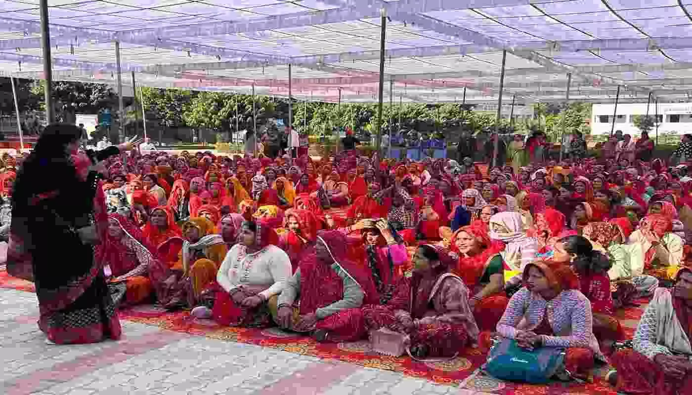 The Chaupal of Empowerment became the voice of change: Thousands of women in Jamwaramgarh created a new chapter of self-reliance. The Chaupal of Empowerment became the voice of change: Thousands of women in Jamwaramgarh created a new chapter of self-reliance.