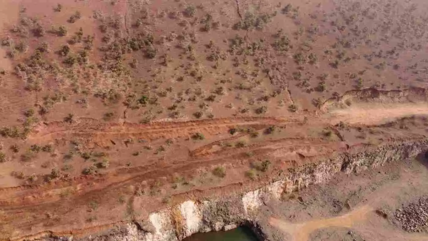 Illegal mining rampant in the dark of night in the Devnarayan Hills and Moreli areas Illegal mining rampant in the dark of night in the Devnarayan Hills and Moreli areas