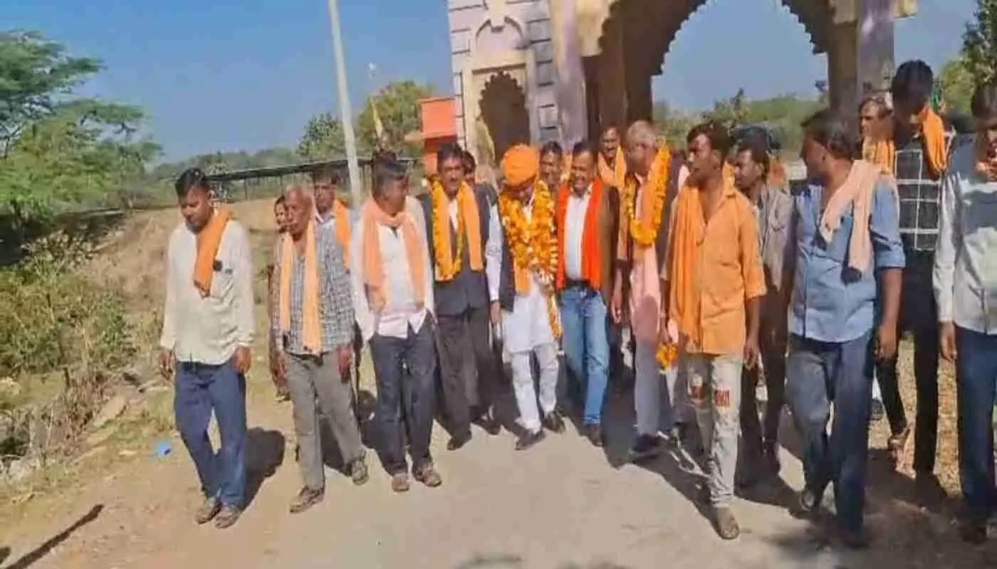 Nath Samaj presidential candidate Satyam Yogi received a historic welcome at Gorakh Nath Ashram Elva Mata; community members unanimously guaranteed his victory. Nath Samaj presidential candidate Satyam Yogi received a historic welcome at Gorakh Nath Ashram Elva Mata; community members unanimously guaranteed his victory.