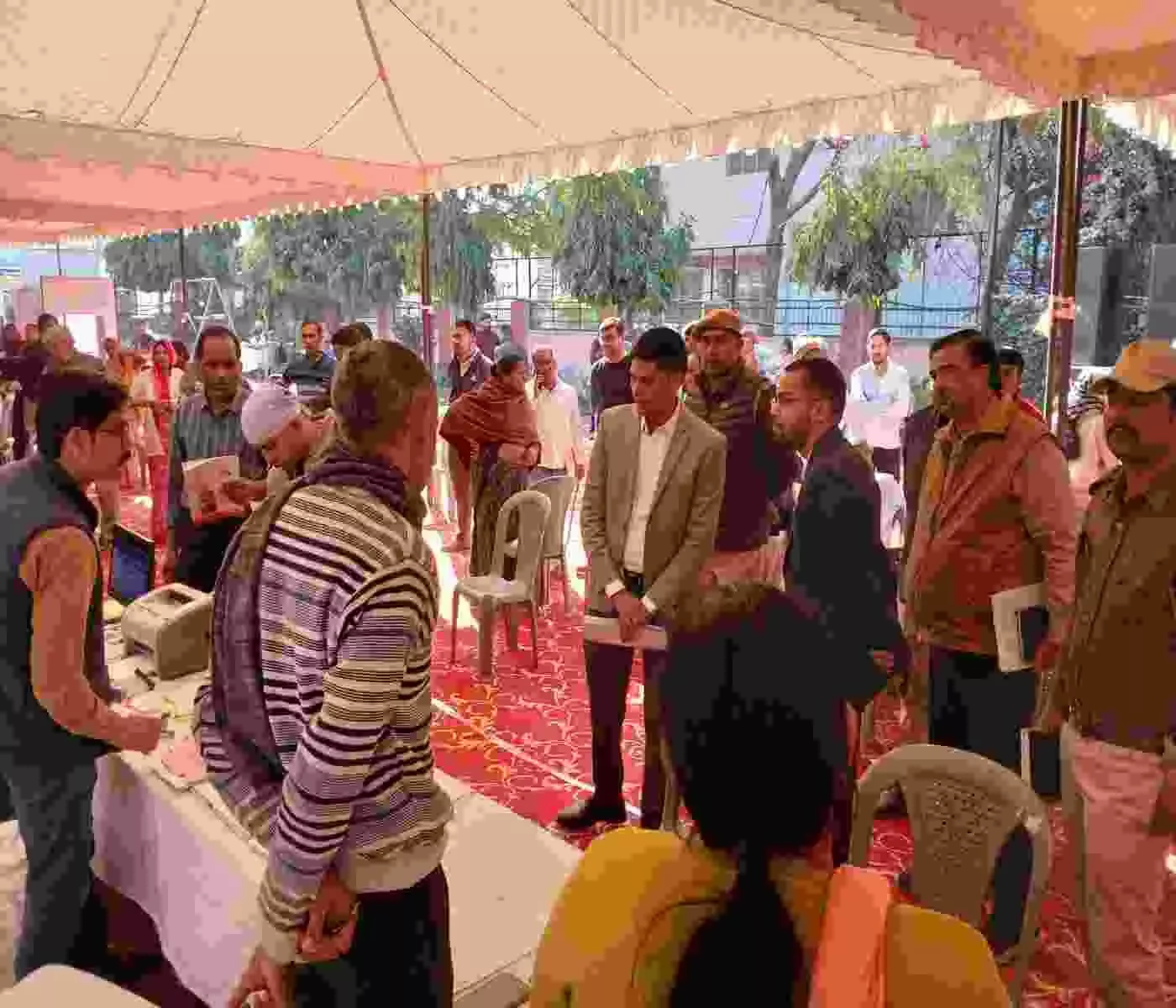 Urban problem-solving camps in Jaipur provided relief to the public, and cheques were distributed to beneficiaries of the PM Svanidhi Yojana. Urban problem-solving camps in Jaipur provided relief to the public, and cheques were distributed to beneficiaries of the PM Svanidhi Yojana.