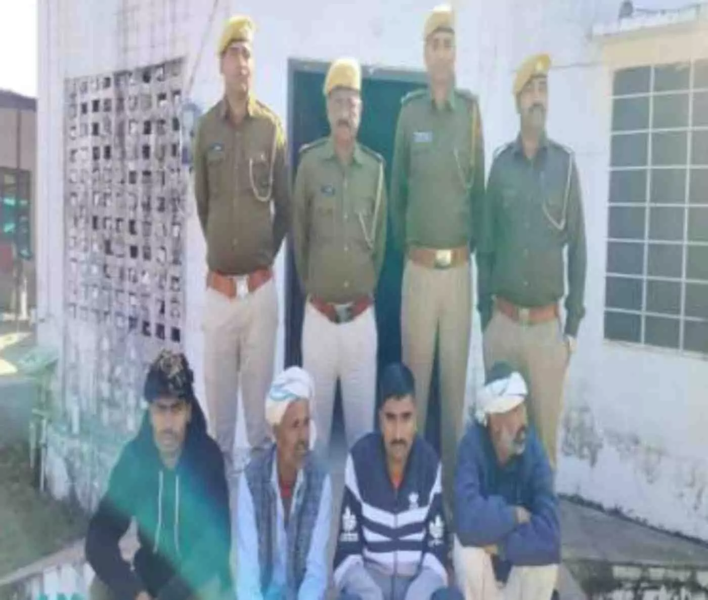 थाना चौथ का बरवाडा में तीन वांछित आरोपी गिरफ्तार, थाना चौथ का बरवाडा में तीन वांछित आरोपी गिरफ्तार,