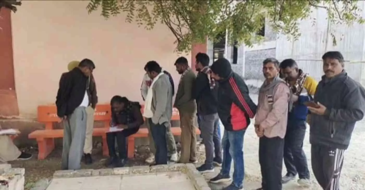 खेत में सिंचाई के दौरान दर्दनाक हादसा: करंट की चपेट में आने से किसान की मौत, गांव में शोक की लहर खेत में सिंचाई के दौरान दर्दनाक हादसा: करंट की चपेट में आने से किसान की मौत, गांव में शोक की लहर