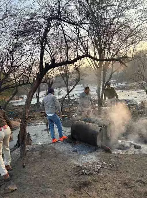 5 अवैध हथकढ़ शराब भट्टियाँ ध्वस्त, 7000 लीटर वॉश नष्ट 5 अवैध हथकढ़ शराब भट्टियाँ ध्वस्त, 7000 लीटर वॉश नष्ट