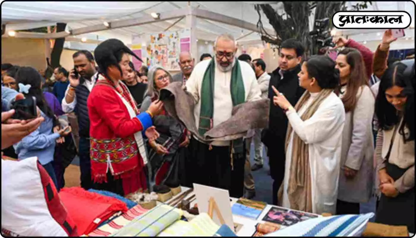 केंद्र सरकार का दावा; 2025 में भारत का वस्त्र क्षेत्र नई ऊंचाइयों पर केंद्र सरकार का दावा; 2025 में भारत का वस्त्र क्षेत्र नई ऊंचाइयों पर