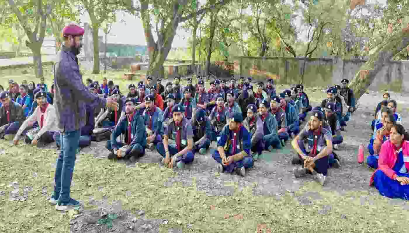 स्वच्छता, जल और पर्यावरण संरक्षण का संदेश लेकर निकली रैली, आलनिया डेम पर संगोष्ठी का आयोजन स्वच्छता, जल और पर्यावरण संरक्षण का संदेश लेकर निकली रैली, आलनिया डेम पर संगोष्ठी का आयोजन