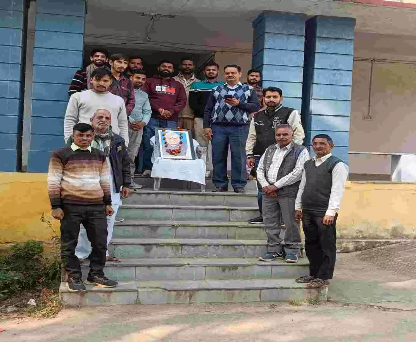 सुशासन दिवस पर झाड़ोल उपखंड कार्यालय में गूंजा प्रशासनिक संकल्प, अधिकारियों-कर्मचारियों ने ली सुशासन की शपथ