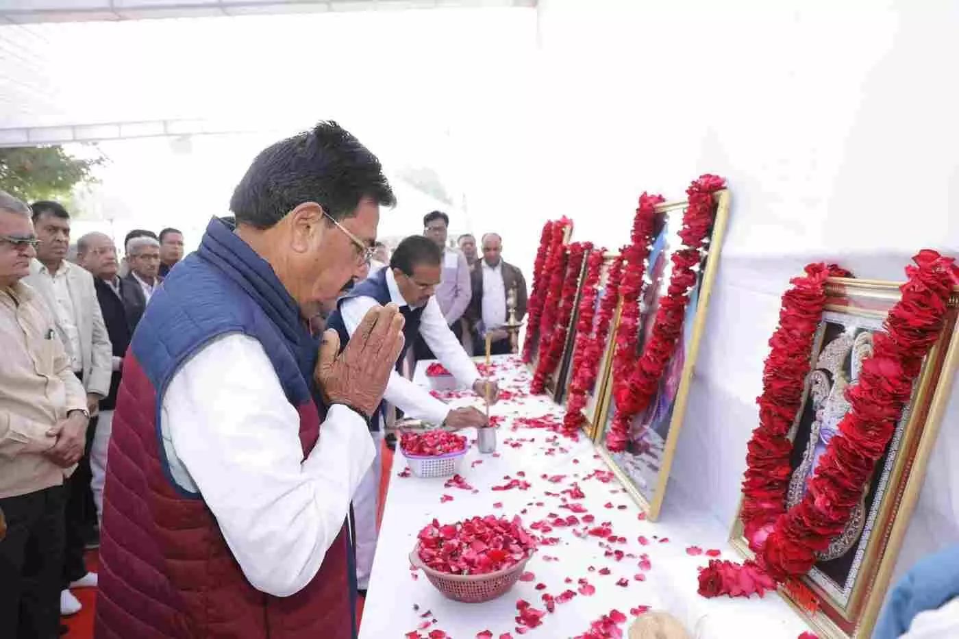 शुल्क नेत्र चिकित्सा शिविर: पहले ही दिन 360 रोगियों का चयन, जनसेवा का प्रेरक उदाहरण शुल्क नेत्र चिकित्सा शिविर: पहले ही दिन 360 रोगियों का चयन, जनसेवा का प्रेरक उदाहरण