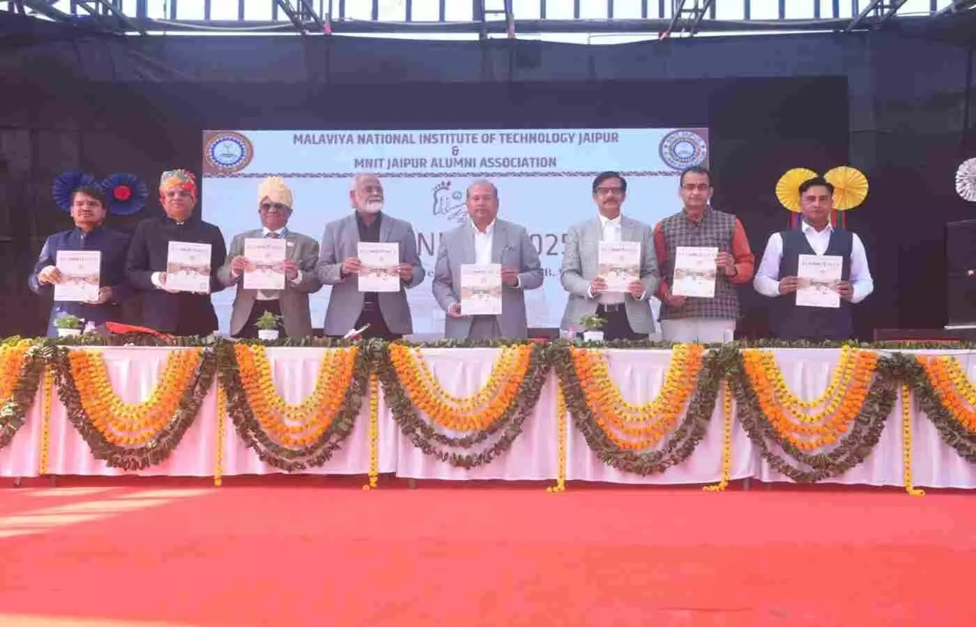 एमएनआईटी जयपुर में भावनाओं और स्मृतियों का संगम: एल्यूमिनी डे पर मनाई गई गोल्डन व सिल्वर जुबली