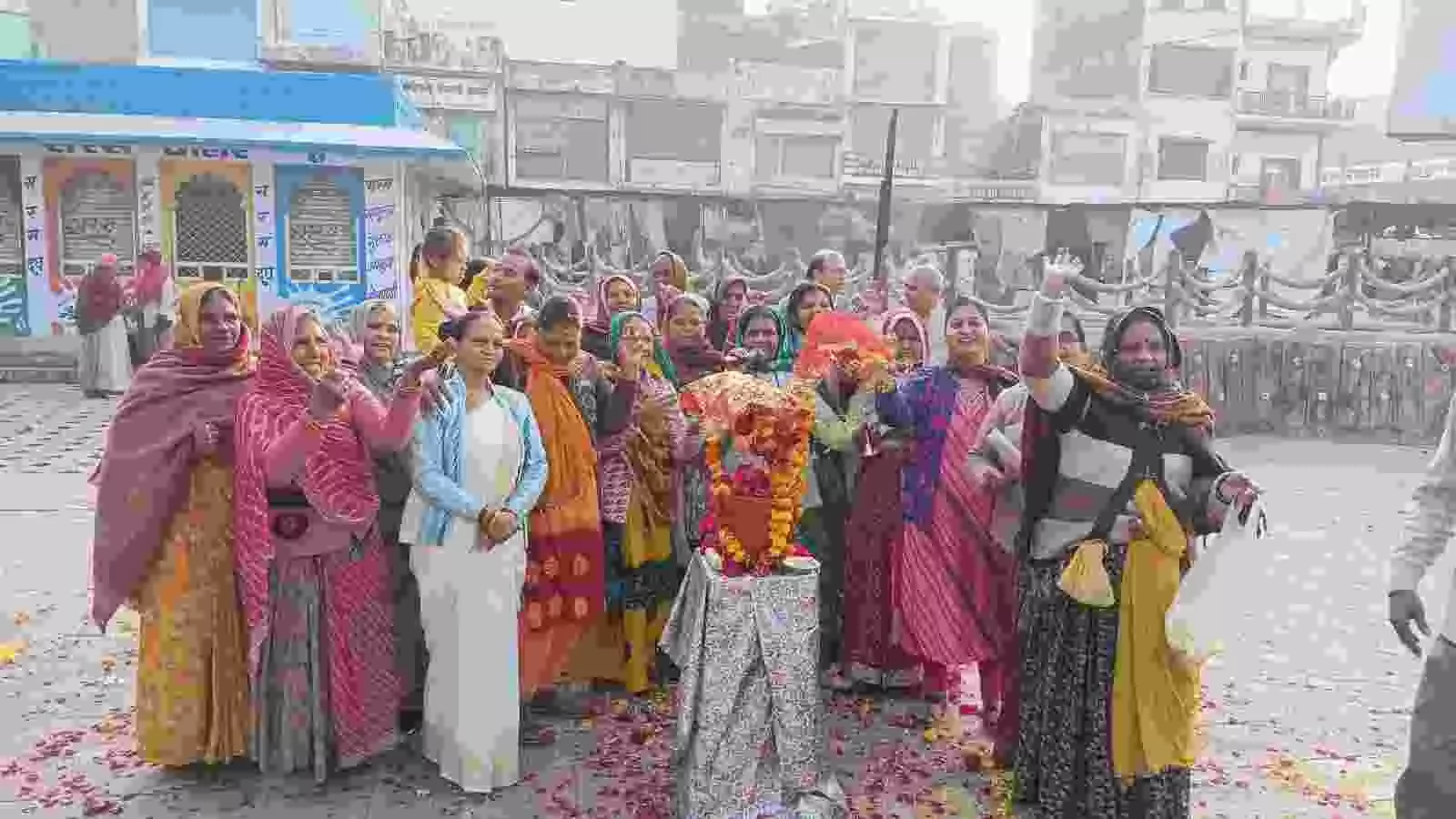Tulsi Pujan Day celebrated with devotion and enthusiasm, religious consciousness increased in Mewar Tulsi Pujan Day celebrated with devotion and enthusiasm, religious consciousness increased in Mewar