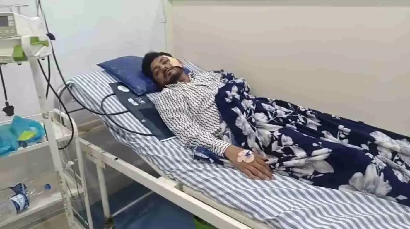 अल्पवयीन लड़की से विनयभंग, आरोपी अभी भी फरार; परिवार ने पुलिस की भूमिका पर उठाए गंभीर सवाल अल्पवयीन लड़की से विनयभंग, आरोपी अभी भी फरार; परिवार ने पुलिस की भूमिका पर उठाए गंभीर सवाल