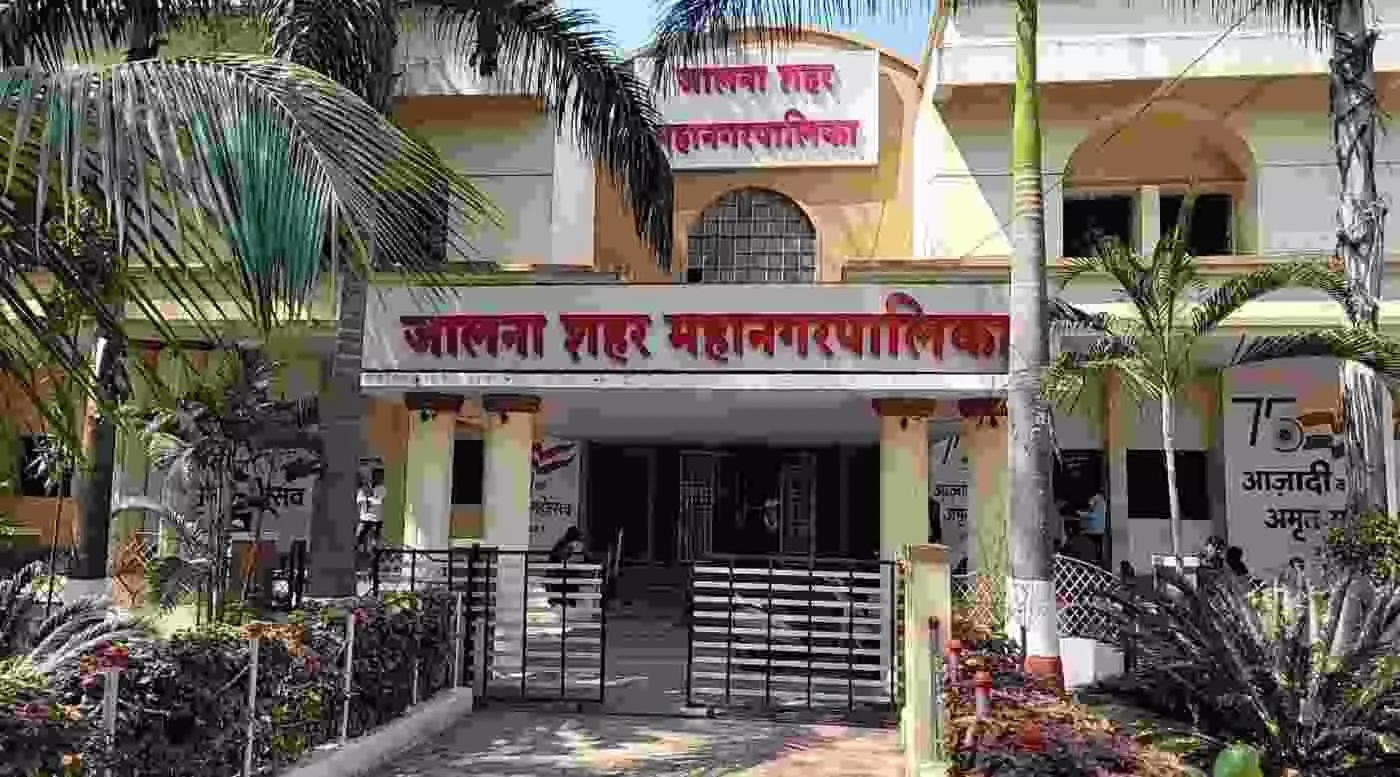 प्रशासन की कड़ी कार्रवाई, 57 लाख रुपये से अधिक का अवैध सामान जब्त प्रशासन की कड़ी कार्रवाई, 57 लाख रुपये से अधिक का अवैध सामान जब्त