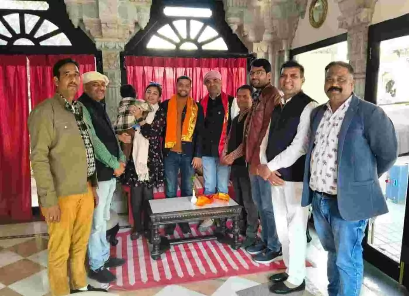 जयपुर एसीजेएम न्यायिक अधिकारी दंपत्ति से आमेट बार एसोसिएशन ने उदयपुर में की शिष्टाचार भेंट जयपुर एसीजेएम न्यायिक अधिकारी दंपत्ति से आमेट बार एसोसिएशन ने उदयपुर में की शिष्टाचार भेंट