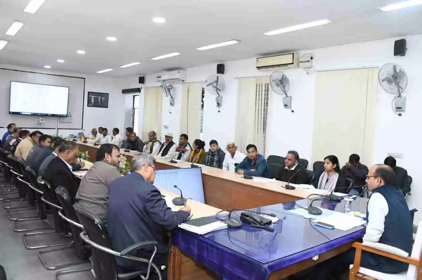सवाई माधोपुर में जिला स्तरीय शिकायत निराकरण एवं निगरानी समिति की अहम बैठक,