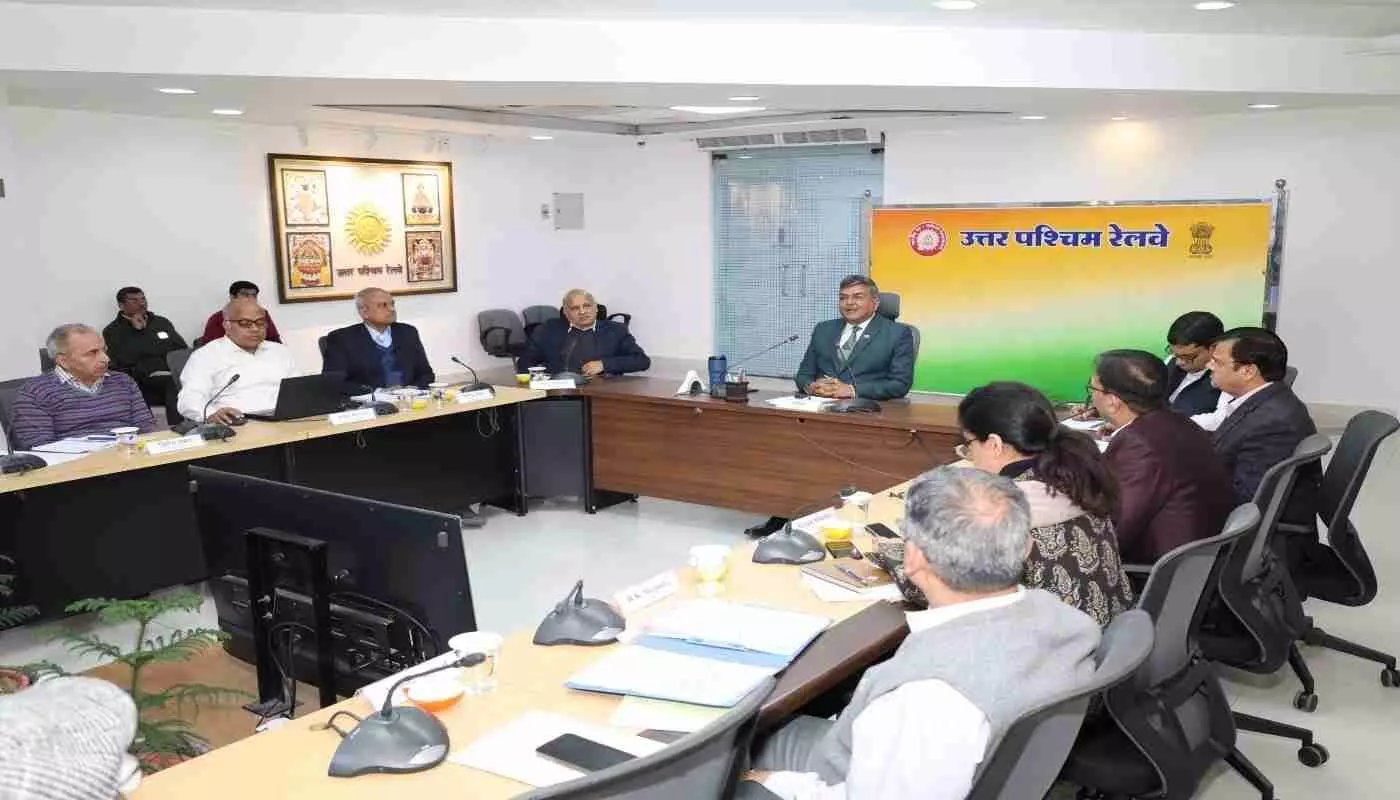 जयपुर: उत्तर पश्चिम रेलवे मुख्यालय में संरक्षा को सर्वोच्च प्राथमिकता, महाप्रबंधक श्री अमिताभ की अध्यक्षता में समीक्षा बैठक