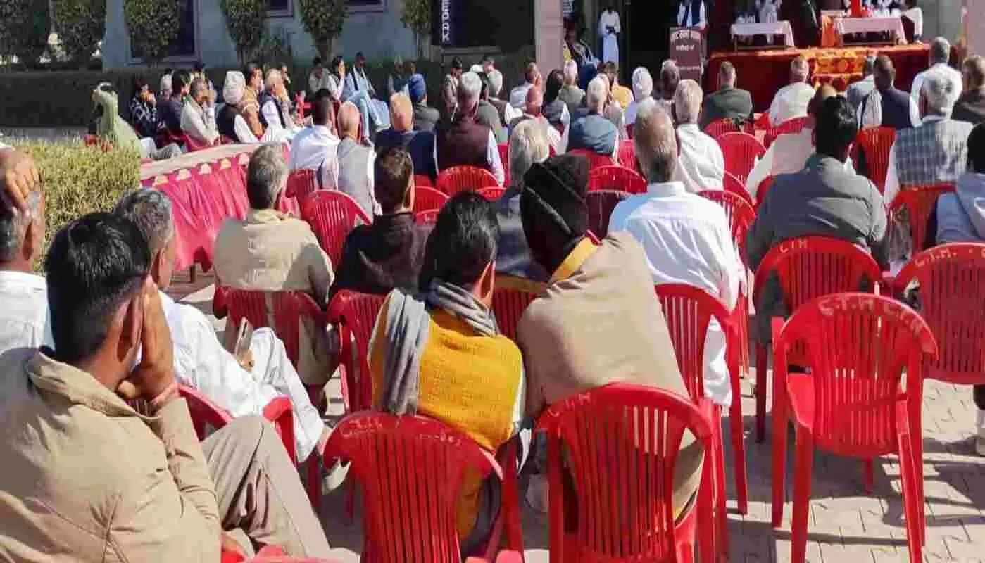 नोहर में ग्राम सुधार समिति की आम सभा में महाराजा सूरजमल को श्रद्धांजलि, नई कार्यकारिणी के गठन पर मंथन नोहर में ग्राम सुधार समिति की आम सभा में महाराजा सूरजमल को श्रद्धांजलि, नई कार्यकारिणी के गठन पर मंथन