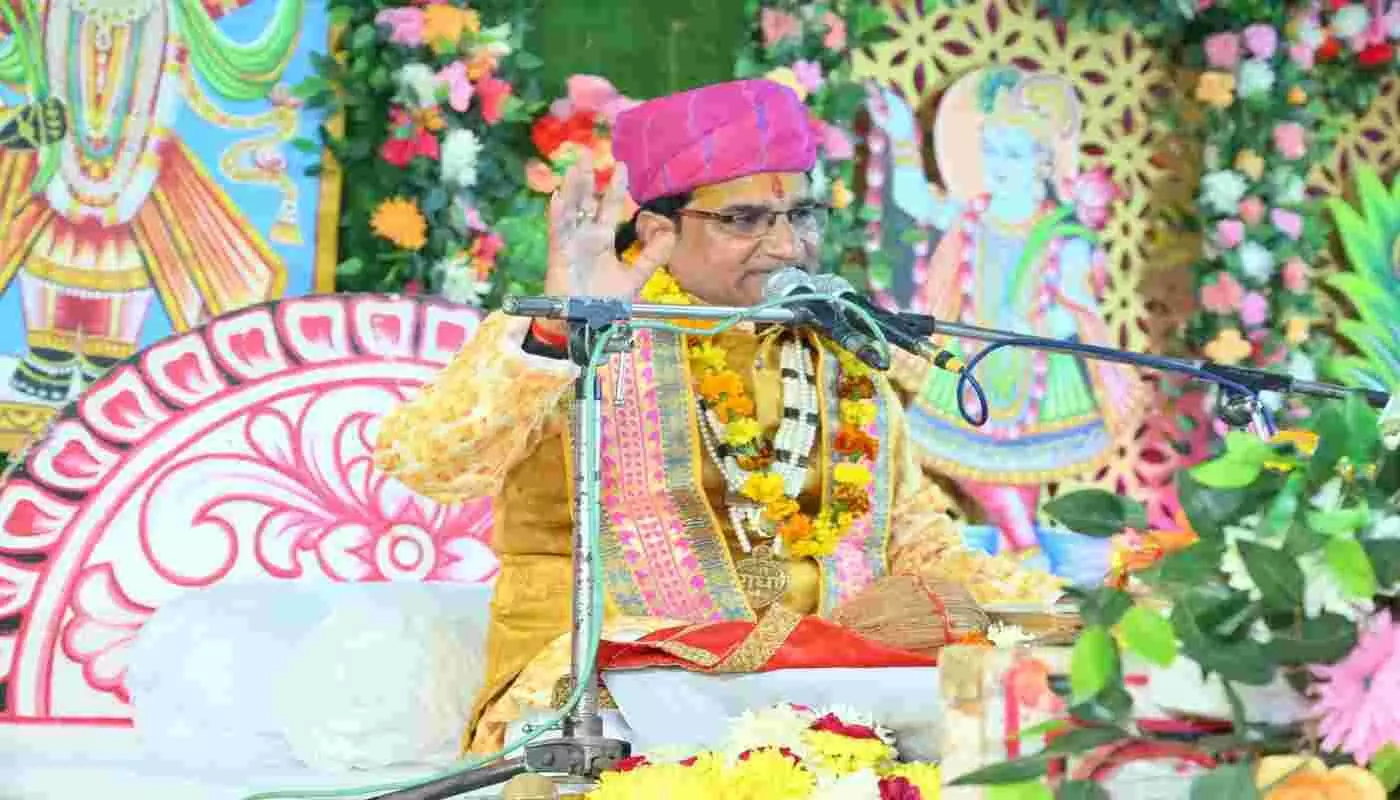 गिरिराज में अष्टोत्तरशत श्रीमद्भागवत कथा का भव्य आयोजन, भक्तों ने लिया दिव्य अनुभव गिरिराज में अष्टोत्तरशत श्रीमद्भागवत कथा का भव्य आयोजन, भक्तों ने लिया दिव्य अनुभव