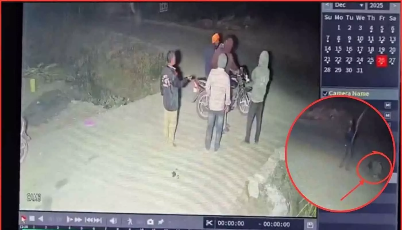 लातूर: चाकूर में कानून-व्यवस्था की परतें उधड़ीं, सिगरेट न देने के बहाने बार मालिक की बेरहमी से हत्या लातूर: चाकूर में कानून-व्यवस्था की परतें उधड़ीं, सिगरेट न देने के बहाने बार मालिक की बेरहमी से हत्या