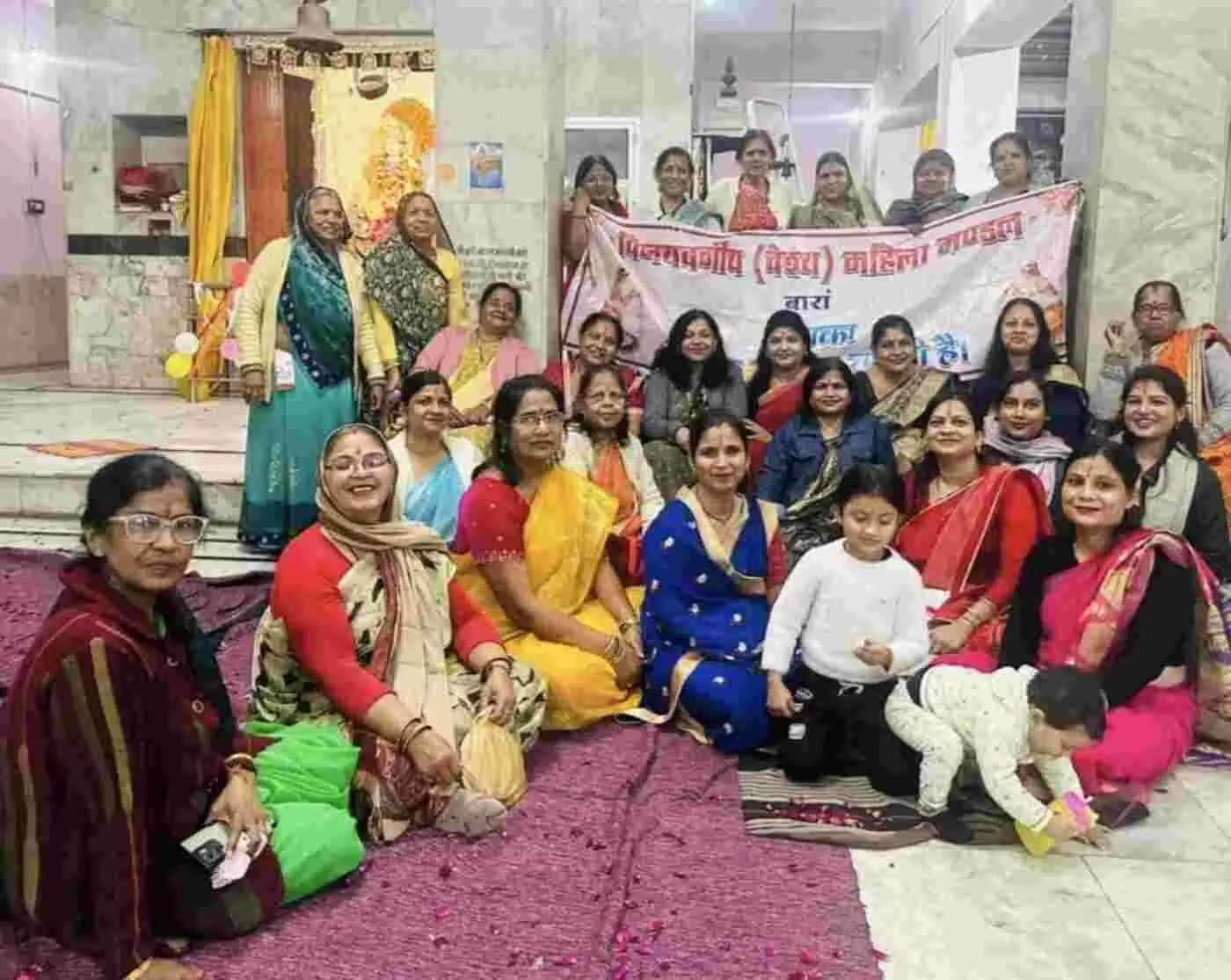 बारां में विजयवर्गीय महिला मंडल ने आयोजित किया भव्य पोस बड़ा व कीर्तन कार्यक्रम बारां में विजयवर्गीय महिला मंडल ने आयोजित किया भव्य पोस बड़ा व कीर्तन कार्यक्रम