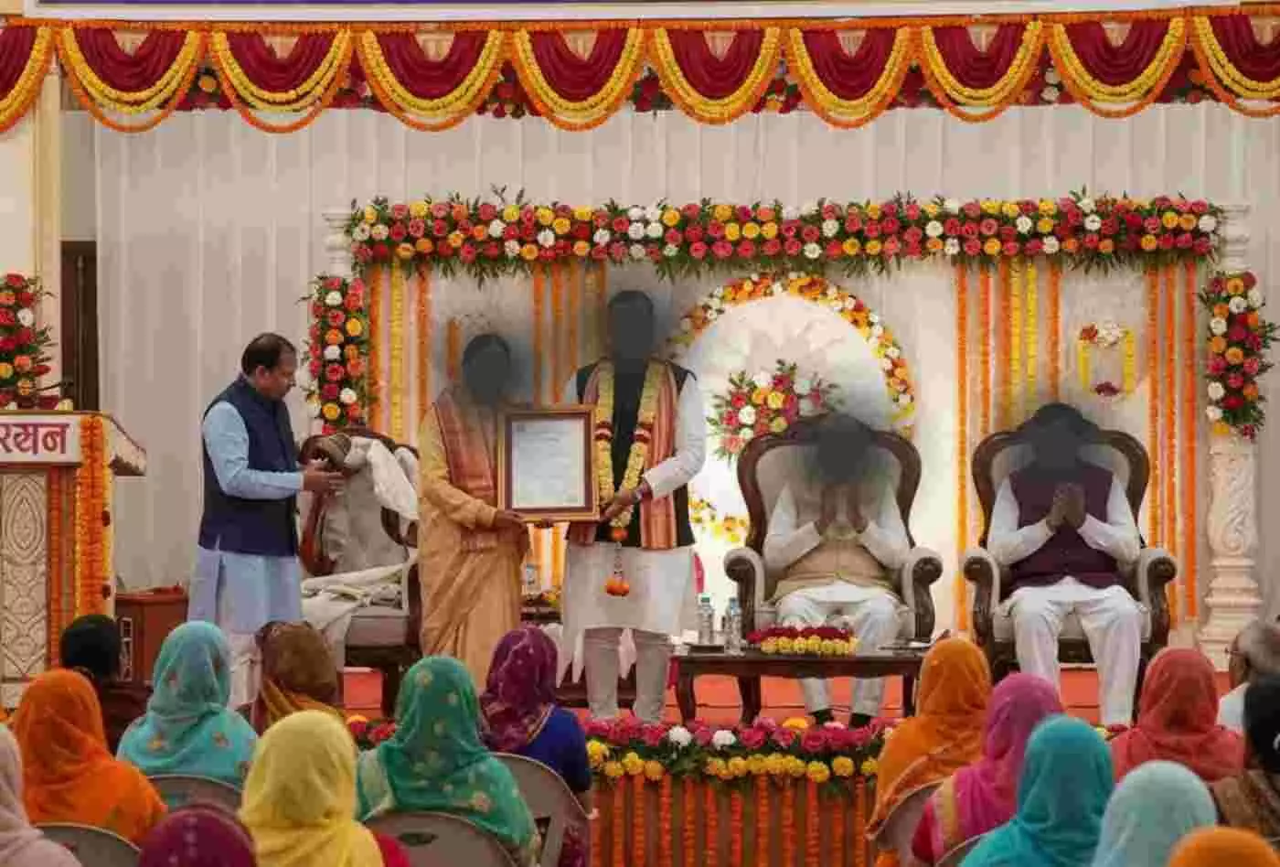 उदयपुर: त्रिवेदी मेवाड़ा ब्राह्मण समाज के आठ चोखलों के संभागीय अध्यक्ष भूपेंद्र पंड्या का भव्य अभिनंदन उदयपुर: त्रिवेदी मेवाड़ा ब्राह्मण समाज के आठ चोखलों के संभागीय अध्यक्ष भूपेंद्र पंड्या का भव्य अभिनंदन