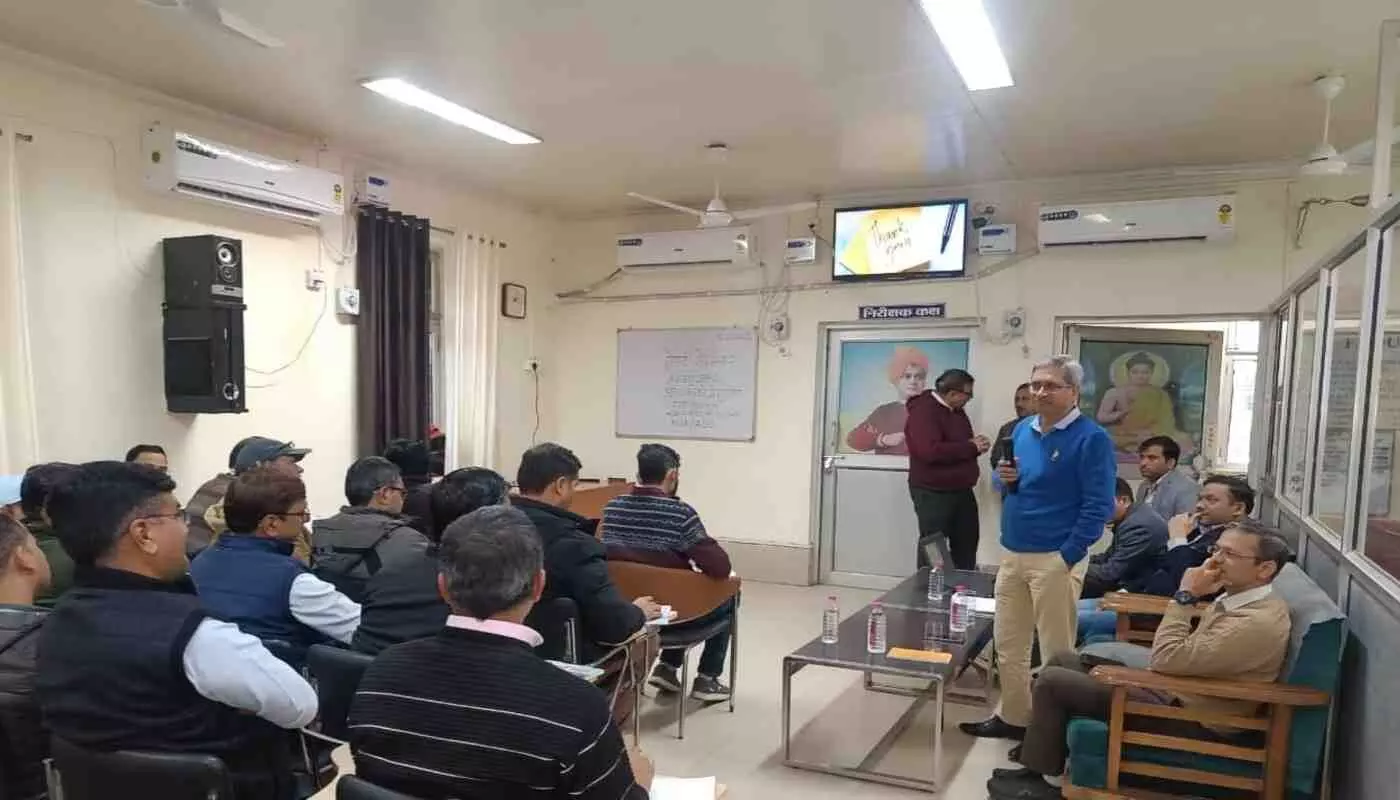 गंगापुर सिटी में रेल सुरक्षा पर बड़ा मंथन, कोटा मंडल की क्रू लॉबी में विशेष सेमिनार का आयोजन गंगापुर सिटी में रेल सुरक्षा पर बड़ा मंथन, कोटा मंडल की क्रू लॉबी में विशेष सेमिनार का आयोजन