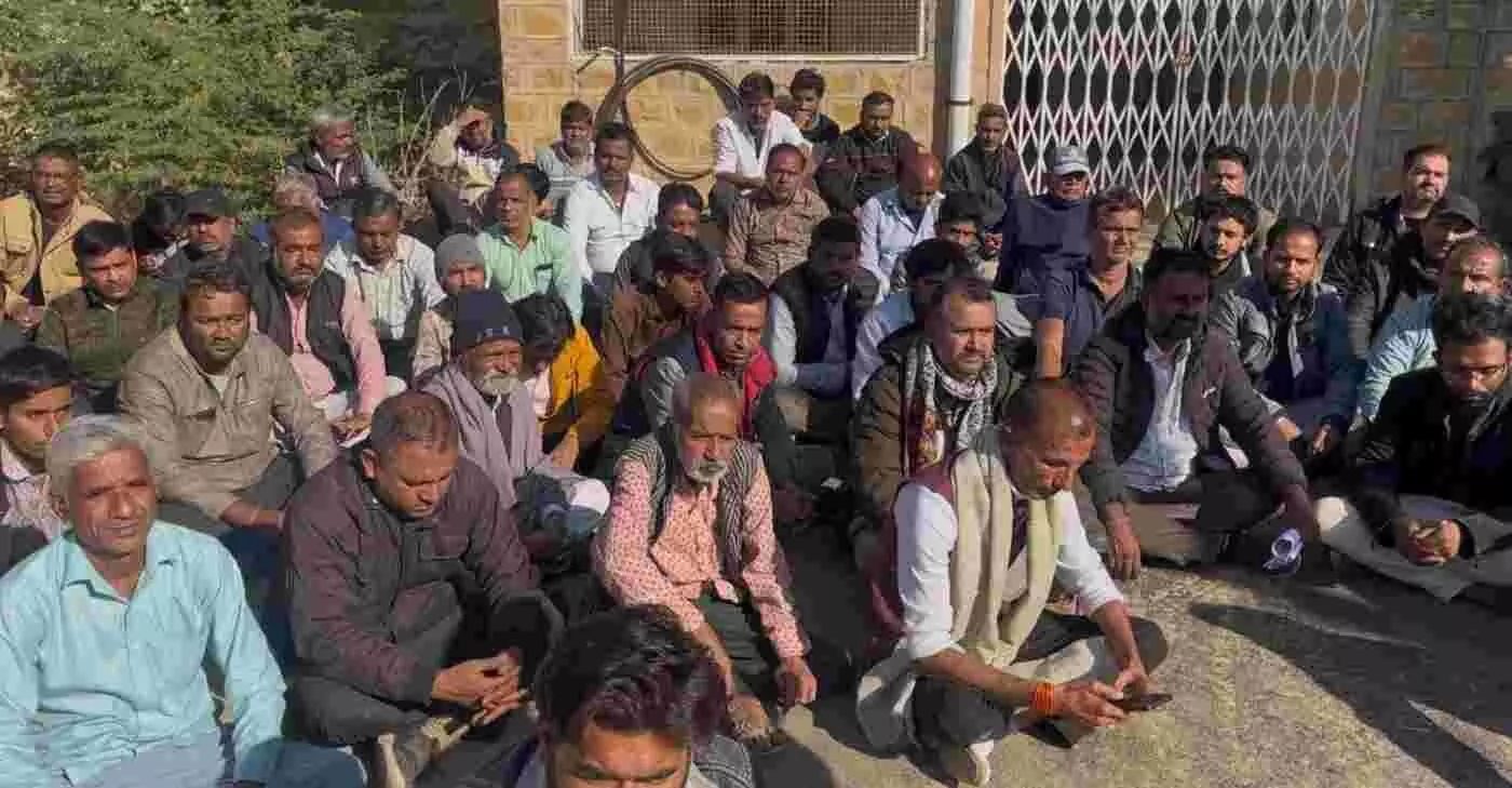 जैसलमेर: ट्रांसपोर्ट चौराहा पर भीषण सड़क हादसा, युवक की मौत; परिजनों ने जताई साजिश की आशंका