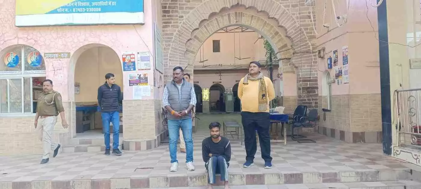 बारां में वृद्ध महिला से थैला छीनने वाला आरोपी गिरफ्तार, पुलिस ने बरामद किए 38,500 रुपये बारां में वृद्ध महिला से थैला छीनने वाला आरोपी गिरफ्तार, पुलिस ने बरामद किए 38,500 रुपये