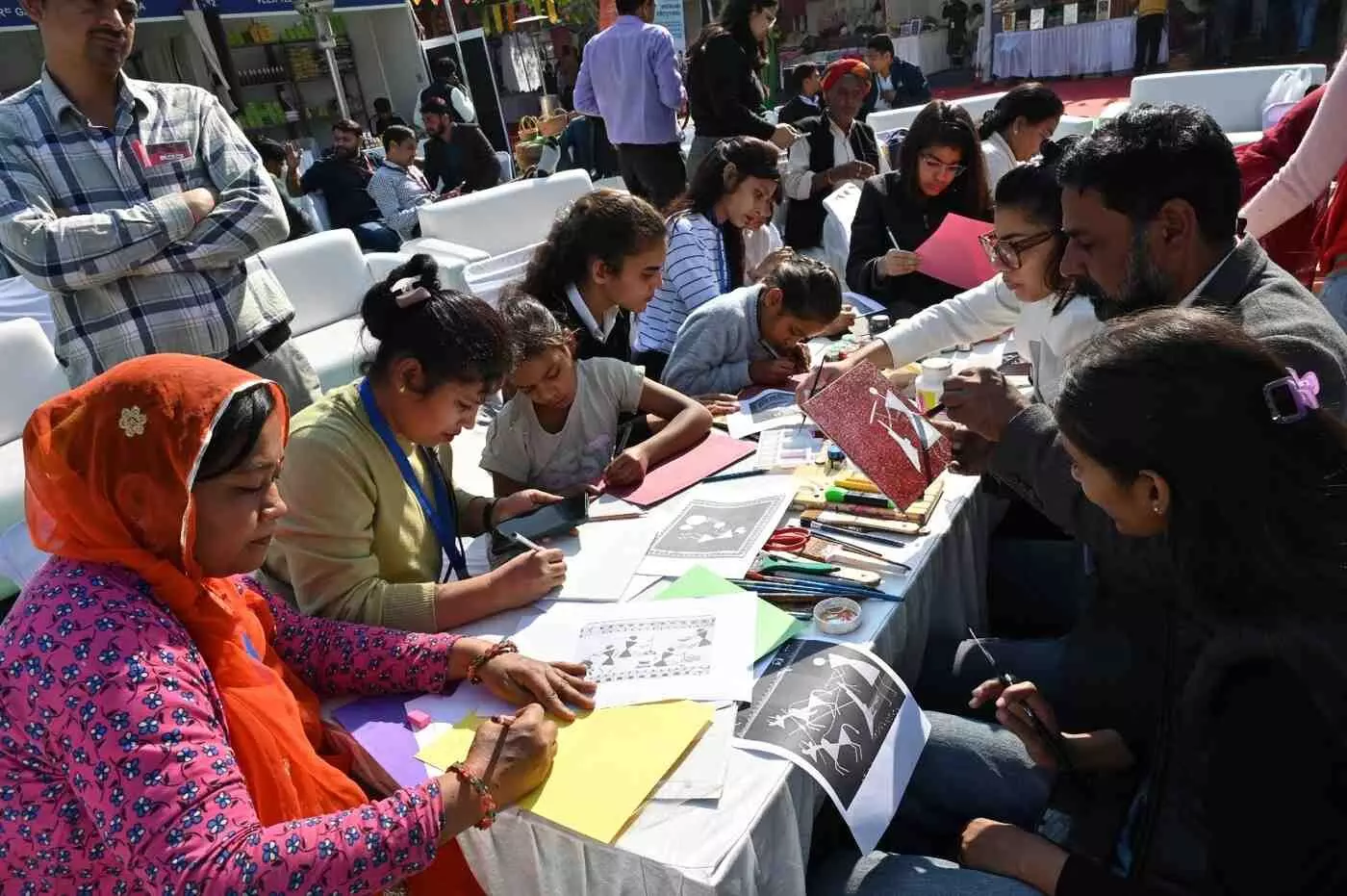 जयपुर में सरस राजसखी राष्ट्रीय मेला 2025: NIF ग्लोबल व राजीविका की विशेष वर्कशॉप से निखरी ग्रामीण प्रतिभा, त्रितय चौपला ने रचा सांस्कृतिक उल्लास जयपुर में सरस राजसखी राष्ट्रीय मेला 2025: NIF ग्लोबल व राजीविका की विशेष वर्कशॉप से निखरी ग्रामीण प्रतिभा, त्रितय चौपला ने रचा सांस्कृतिक उल्लास