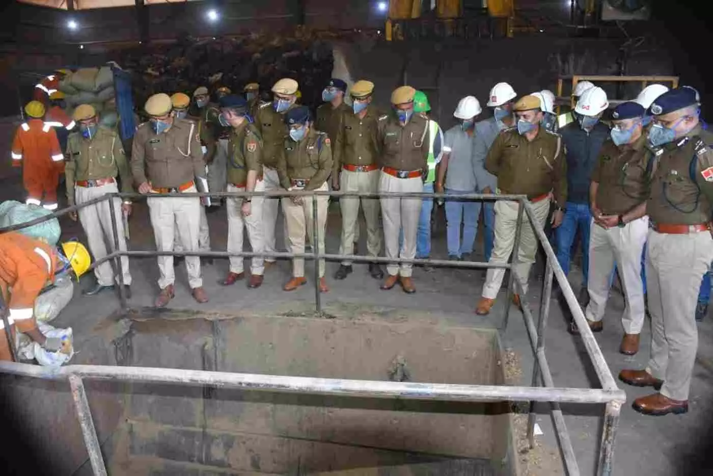 चित्तौड़गढ़ में 50 क्विंटल से अधिक अवैध मादक पदार्थ पुलिस ने जलाकर किया नष्ट चित्तौड़गढ़ में 50 क्विंटल से अधिक अवैध मादक पदार्थ पुलिस ने जलाकर किया नष्ट
