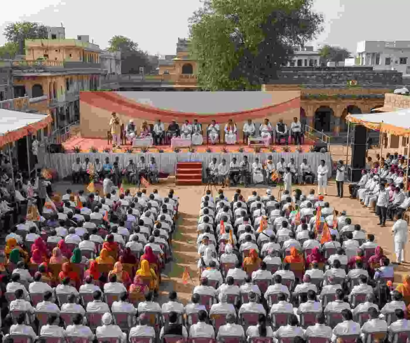 Ai generated image.उदयपुर: अटल स्मृति सम्मेलन में श्रद्धा के साथ वाजपेयी के विचारों को किया गया नमन
