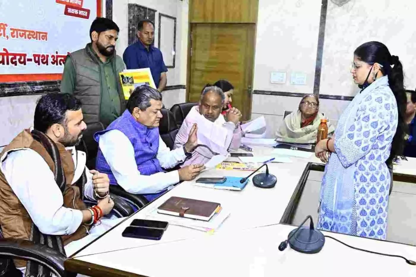 जयपुर में भाजपा कार्यकर्ता सुनवाई: हेमंत मीणा और सुमित गोदारा ने की समस्याओं का त्वरित निस्तारण जयपुर में भाजपा कार्यकर्ता सुनवाई: हेमंत मीणा और सुमित गोदारा ने की समस्याओं का त्वरित निस्तारण