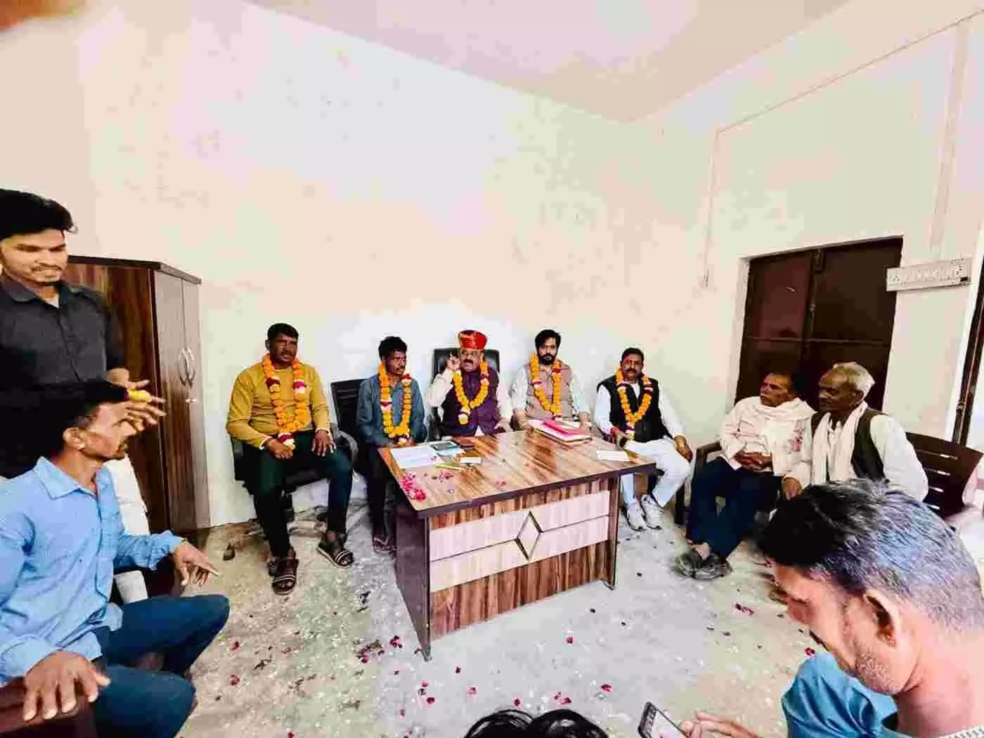 कोटा: डोल्या ग्राम सेवा सहकारी समिति की बोर्ड बैठक संपन्न, किसानों को 3.50 लाख रुपये का ऋण वितरण कोटा: डोल्या ग्राम सेवा सहकारी समिति की बोर्ड बैठक संपन्न, किसानों को 3.50 लाख रुपये का ऋण वितरण