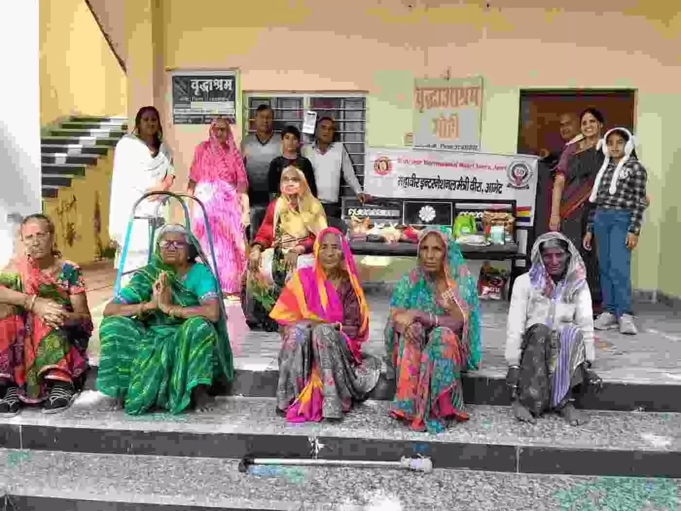आमेट: अपनों के बीच खुशियाँ तलाशते बुजुर्गों की आँखों में छलके आंसू,