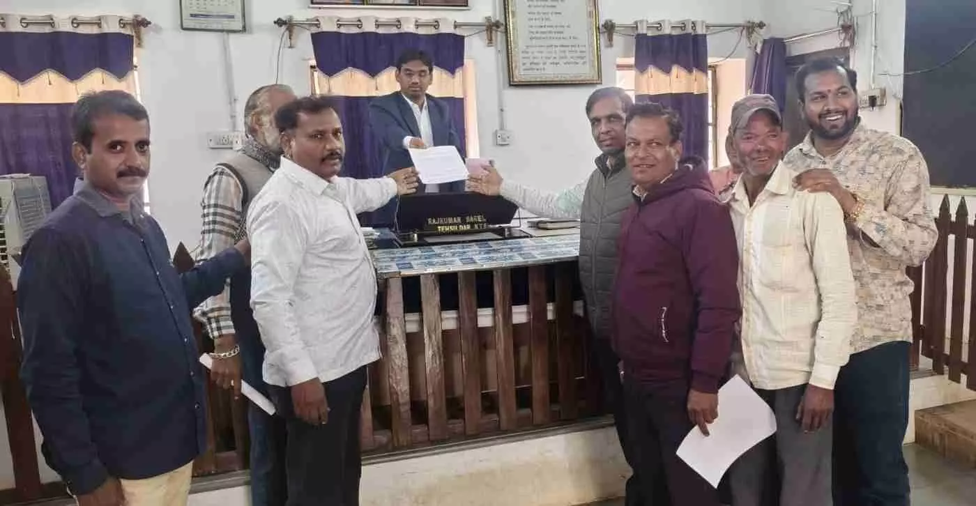 छोटीसादड़ी में विश्राम घाट निर्माण विवाद: नगरवासियों ने रोक के लिए ज्ञापन सौंपा छोटीसादड़ी में विश्राम घाट निर्माण विवाद: नगरवासियों ने रोक के लिए ज्ञापन सौंपा