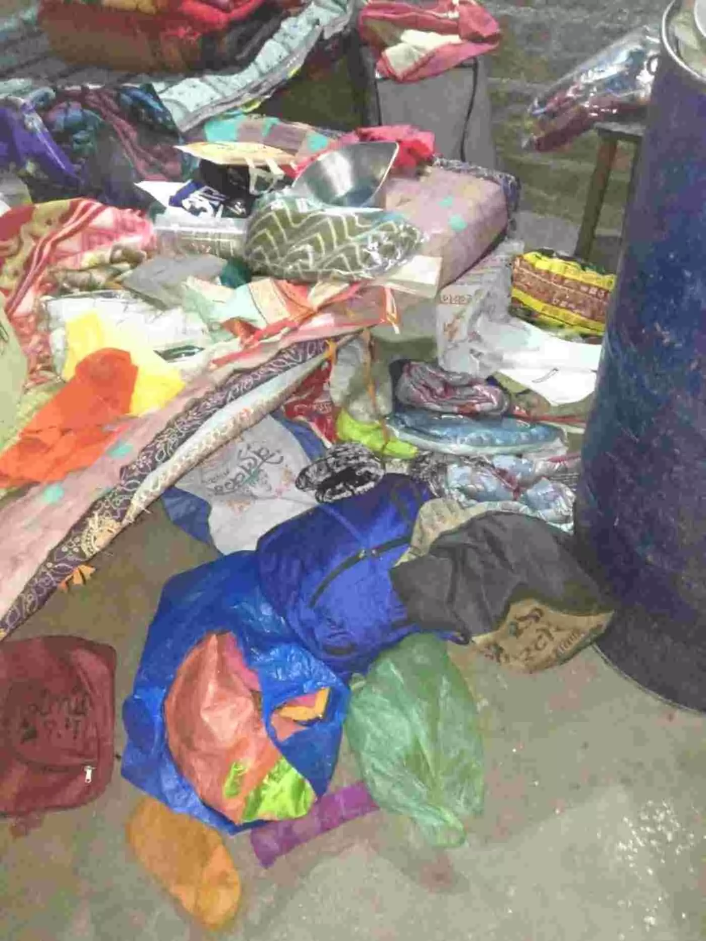 प्रतापगढ़: मांडवी गांव में बेखौफ चोरों का तांडव, सूने मकान से नकदी और जेवरात पार प्रतापगढ़: मांडवी गांव में बेखौफ चोरों का तांडव, सूने मकान से नकदी और जेवरात पार