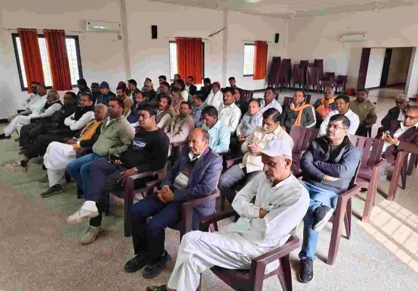 प्रतापगढ़: सुशासन के शिल्पी अटल बिहारी वाजपेयी को समर्पित भव्य सम्मेलन, अटल स्मृति वर्ष के जरिए कार्यकर्ताओं में भरा जोश प्रतापगढ़: सुशासन के शिल्पी अटल बिहारी वाजपेयी को समर्पित भव्य सम्मेलन, अटल स्मृति वर्ष के जरिए कार्यकर्ताओं में भरा जोश