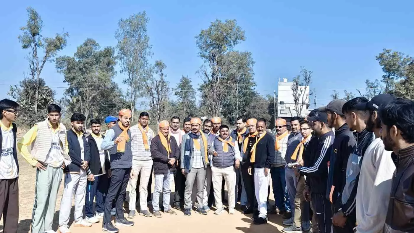 उदयपुर: खेल भावना और एकता का संगम, राजस्थान विद्यापीठ के मैदान में धनगर गायरी समाज की क्रिकेट प्रतियोगिता का भव्य आगाज़