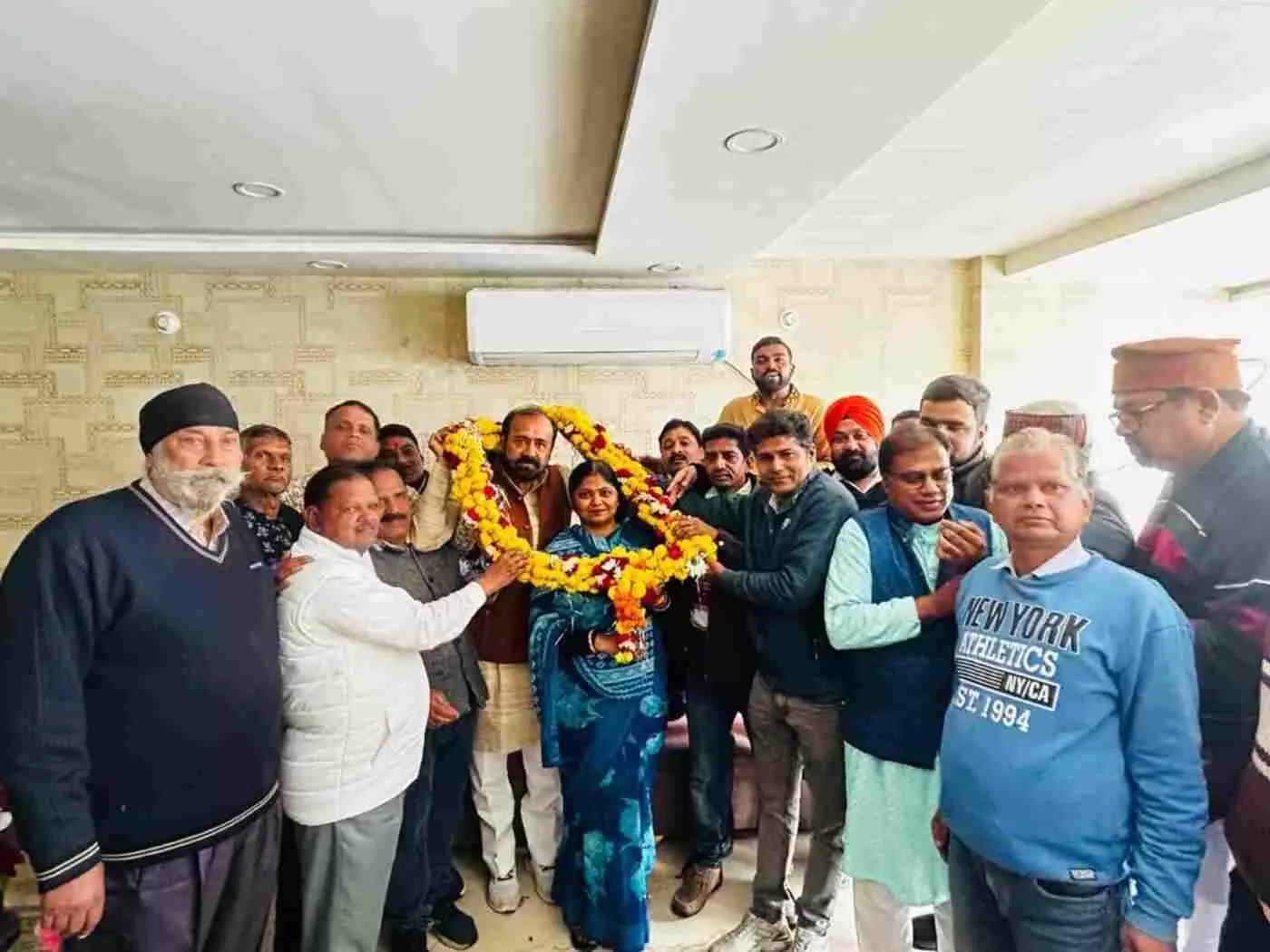 कोटा: नव वर्ष के उल्लास के बीच जिलाध्यक्ष राखी गौतम का भव्य स्वागत, कांग्रेस कार्यकर्ताओं ने भरी संगठन की मजबूती की हुंकार कोटा: नव वर्ष के उल्लास के बीच जिलाध्यक्ष राखी गौतम का भव्य स्वागत, कांग्रेस कार्यकर्ताओं ने भरी संगठन की मजबूती की हुंकार