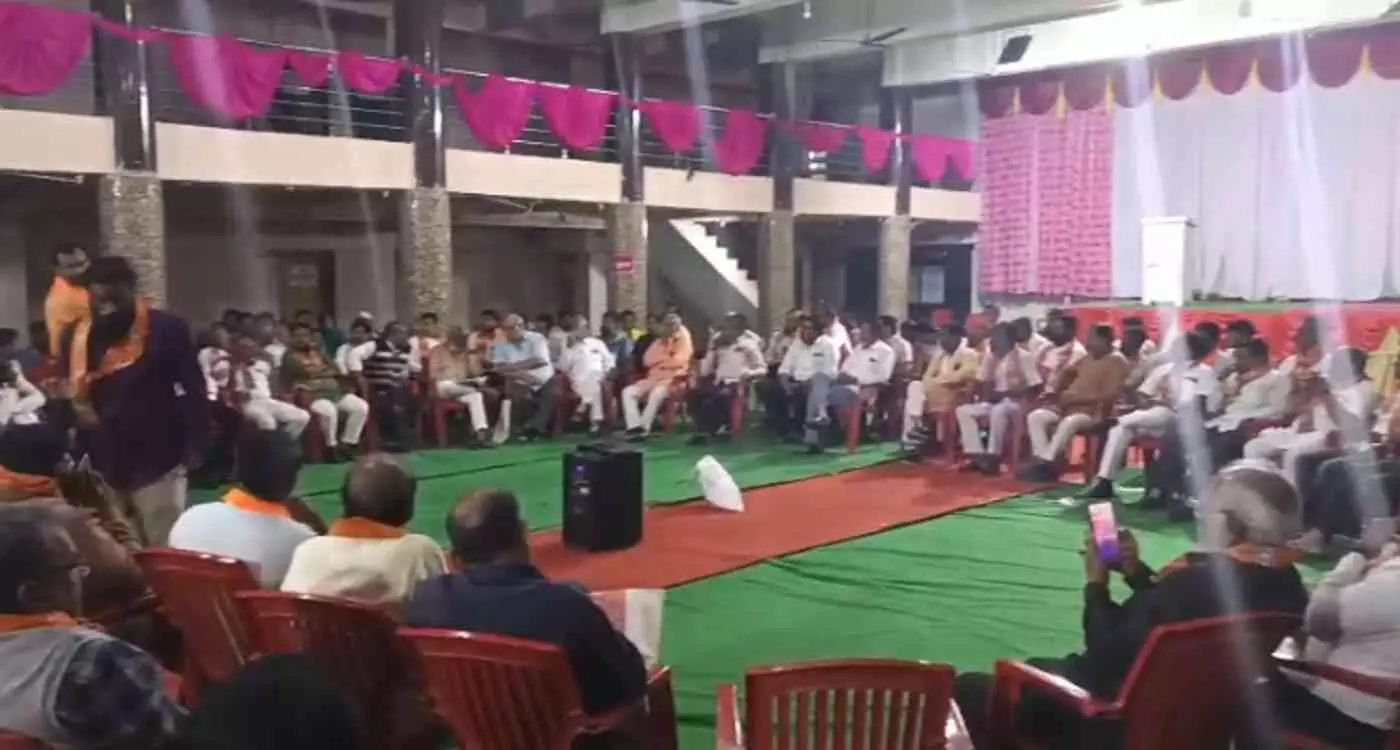 लातूर भाजपा में बगावत का बिगुल: निष्ठावान कार्यकर्ताओं ने फूंका विद्रोह, नमो आघाड़ी के जरिए नेतृत्व को खुली चुनौती