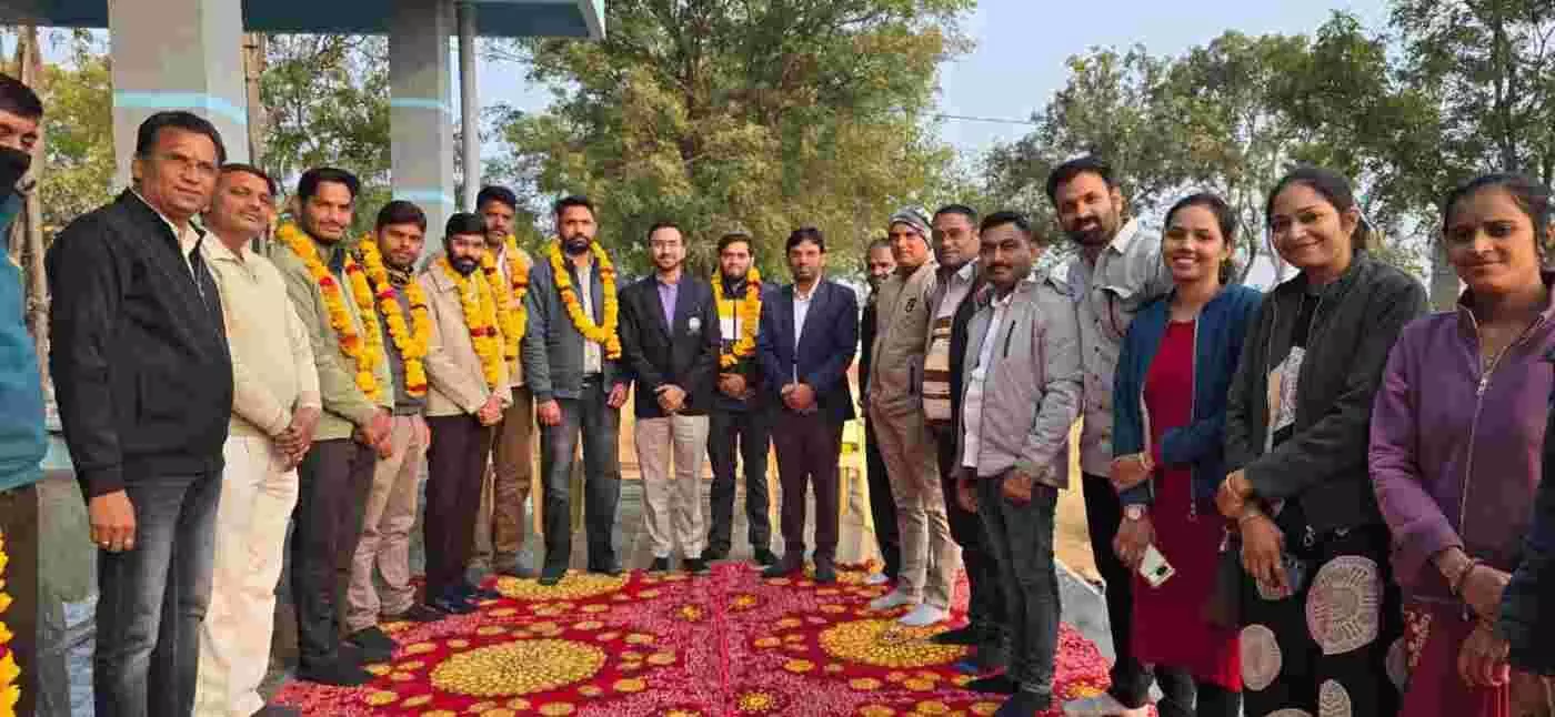 छोटीसादड़ी में राजस्थान पटवार संघ का चुनावी बिगुल, अंकित कुमार मोची के हाथों में उपशाखा की कमान छोटीसादड़ी में राजस्थान पटवार संघ का चुनावी बिगुल, अंकित कुमार मोची के हाथों में उपशाखा की कमान