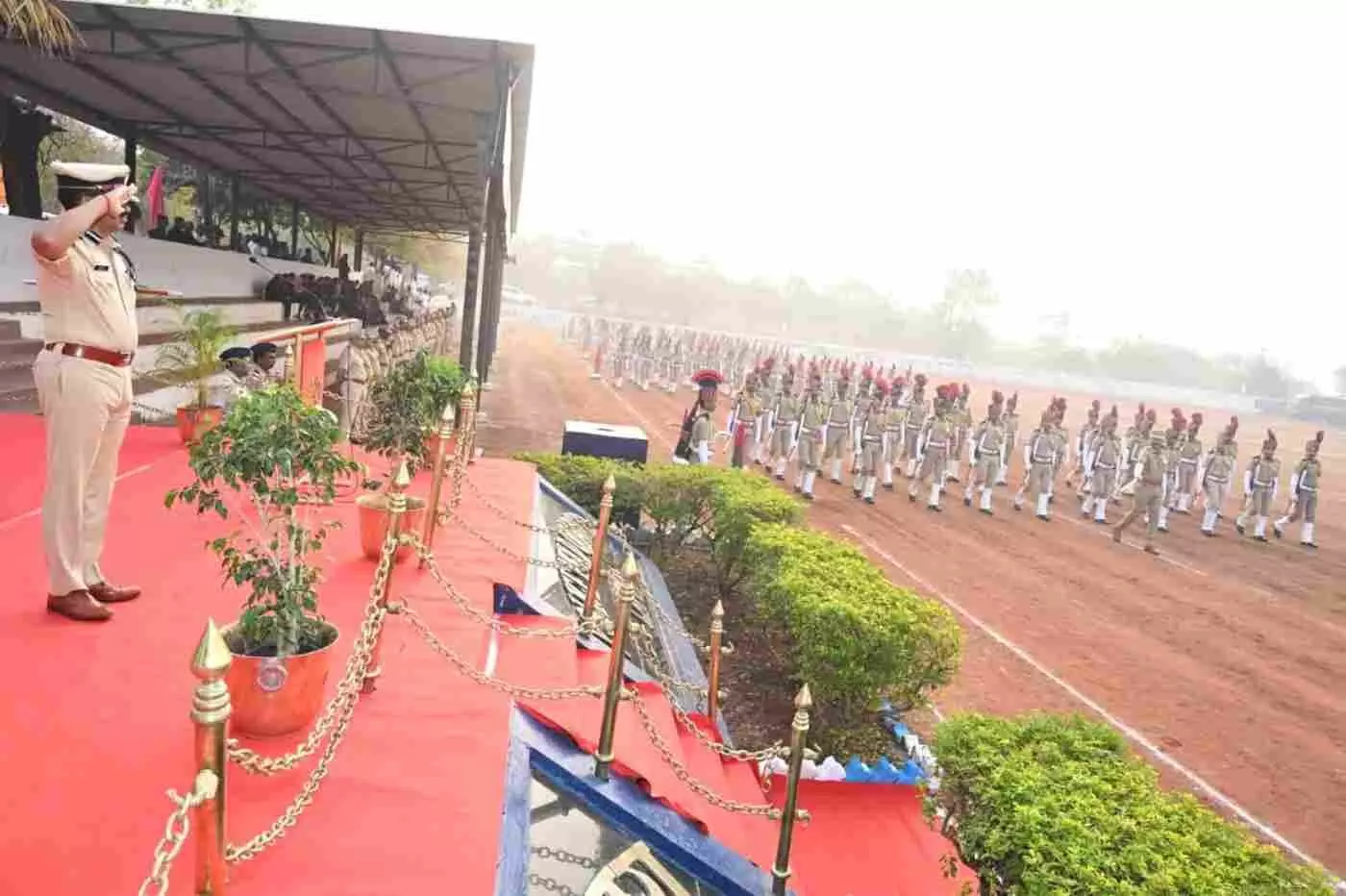 लातूर में डीआईजी शहाजी उमाप का वार्षिक दौरा: पुलिस बल का भव्य शक्ति प्रदर्शन और 40 लाख की साइबर ठगी की रिकवरी लातूर में डीआईजी शहाजी उमाप का वार्षिक दौरा: पुलिस बल का भव्य शक्ति प्रदर्शन और 40 लाख की साइबर ठगी की रिकवरी