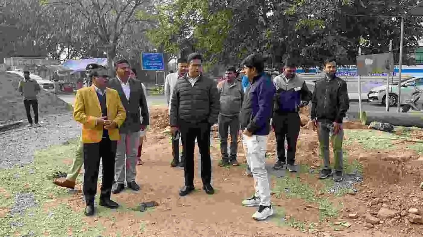 चित्तौड़गढ़: जिला कलक्टर आलोक रंजन ने रावतभाटा में विकास कार्यों की कमान संभाली, सुस्ती पर जताई कड़ी नाराजगी