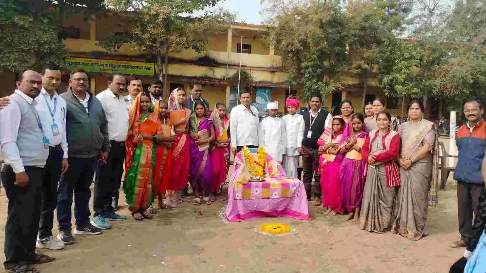 नांदाफाटा: श्री प्रभु रामचंद्र विद्यालय में सावित्रीबाई फुले जयंती पर छात्राओं ने जीवंत की क्रांतिज्योति की गाथा