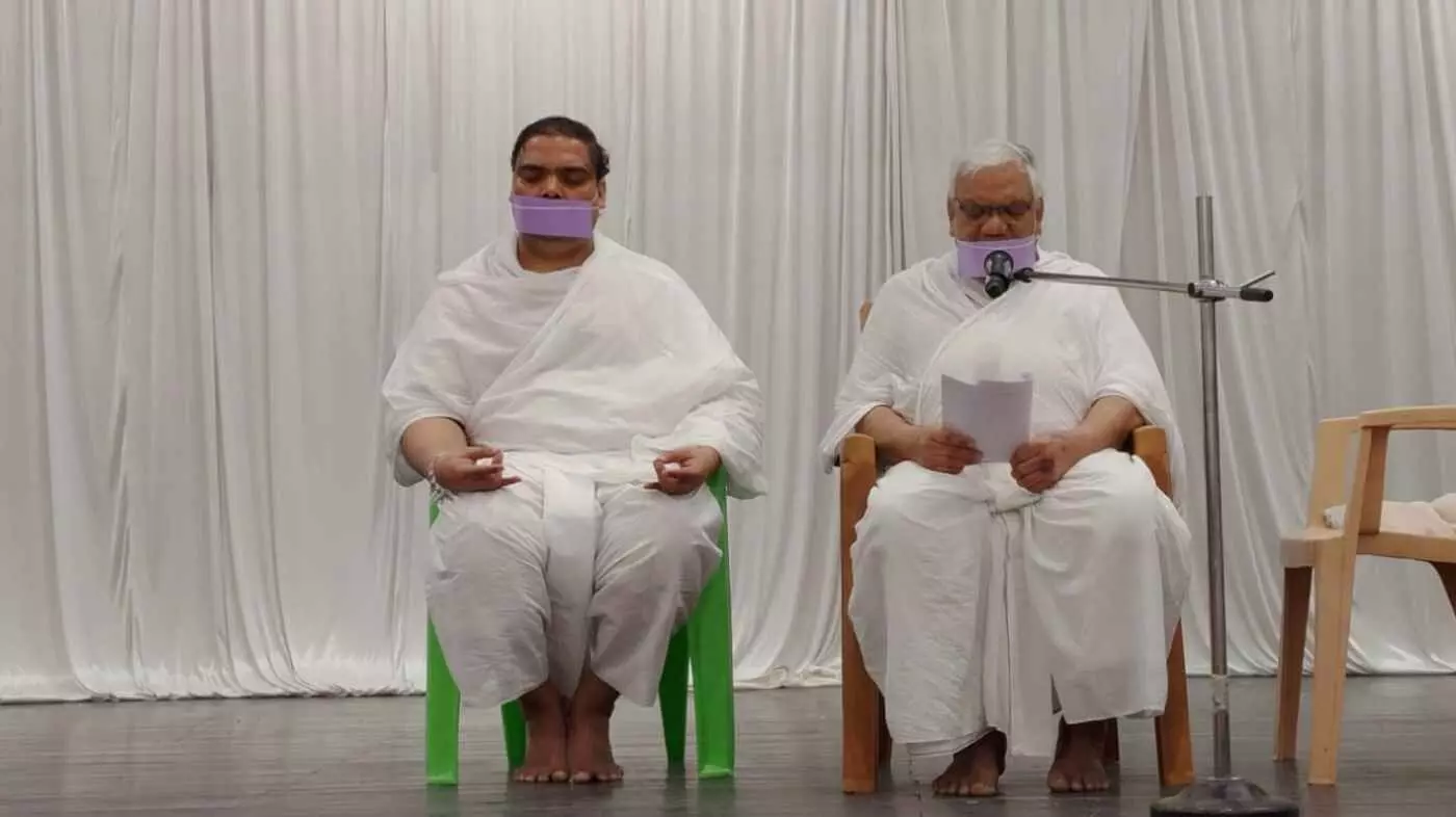 मुंबई: कांदिवली के तेरापंथ भवन में गूंजा मंगलपाठ, मुनिद्वय ने आध्यात्मिक ऊर्जा के साथ किया नववर्ष का स्वागत